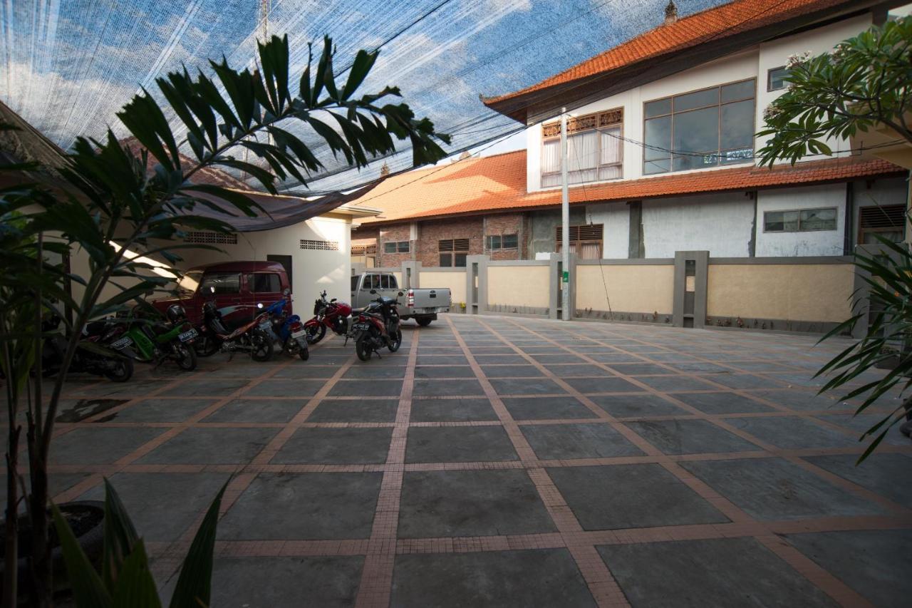 OYO 90058 Pondok Seruni Denpasar  Bagian luar foto